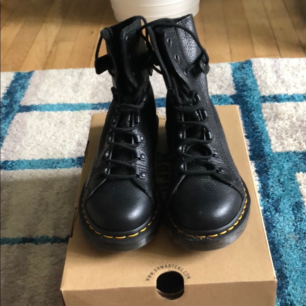 Doc Martins Coraline